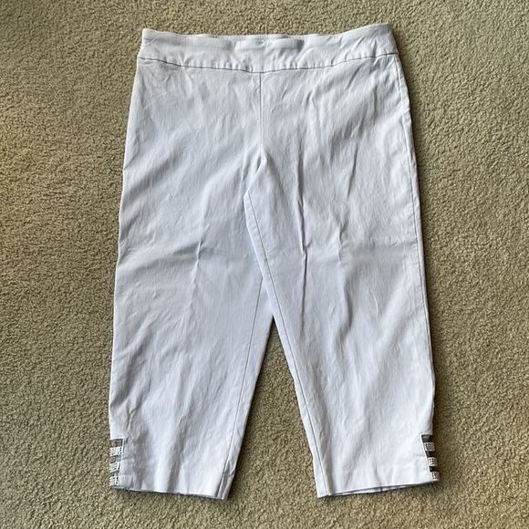 Avenue White Capri Pants with Embellished Cut Outs - Picture 5 of 12